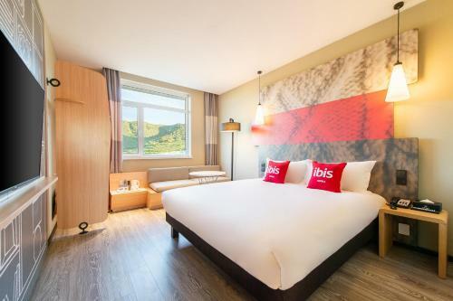 Ibis Dalian Yida Spring Field Hotel
