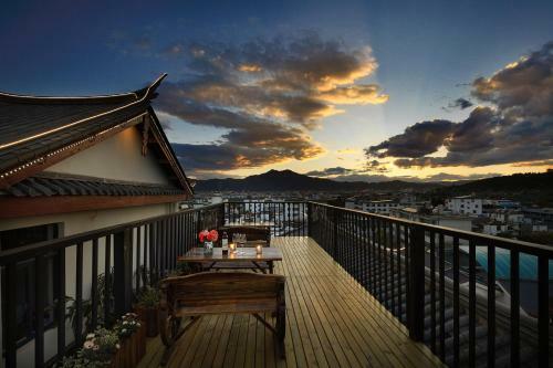 Lijiang Puyuan Jingshe Hotel