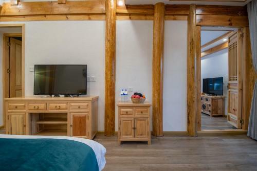 Hostal Floral Hotel Qu An He Feng