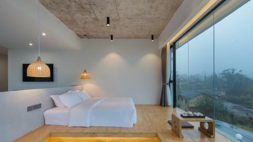 Hotel Z Plus Mountain Resort Inn