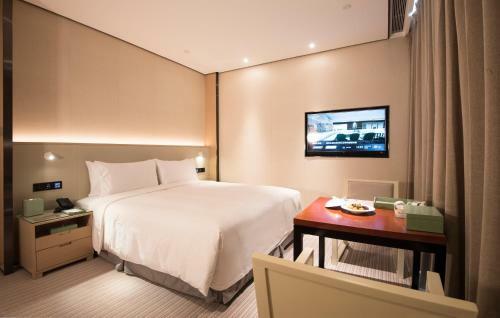 Virtuous World Hotel