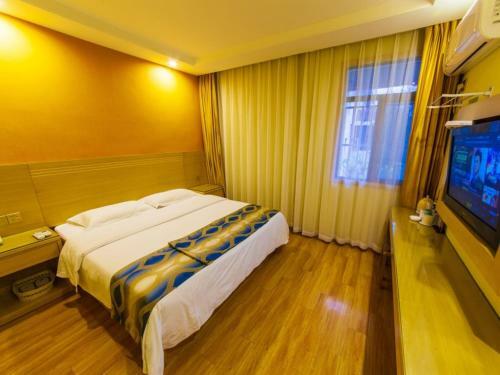 Shell Hefei Luyang District Sipai Building Subway Station Hotel