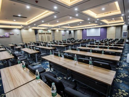 Lavande Hotel Harbin Engineering University Ship