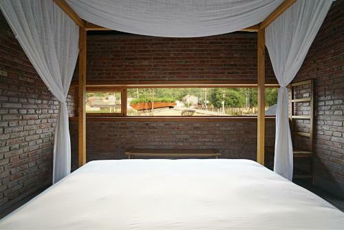 Hotel Cmyk Stoneyards By The Great Wall