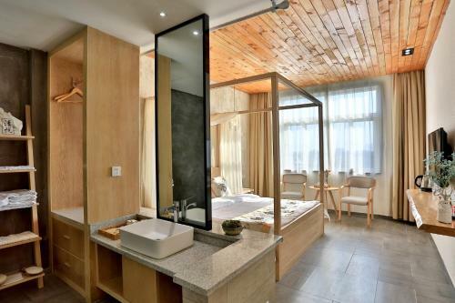 Qingyue Jingshe Hotel