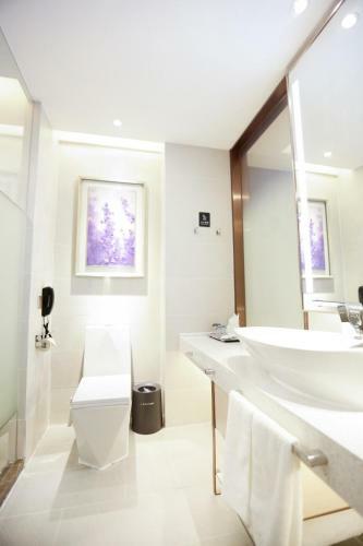 Lavande Hotel (Jingdezhen Taoxichuan Creative Square Branch)