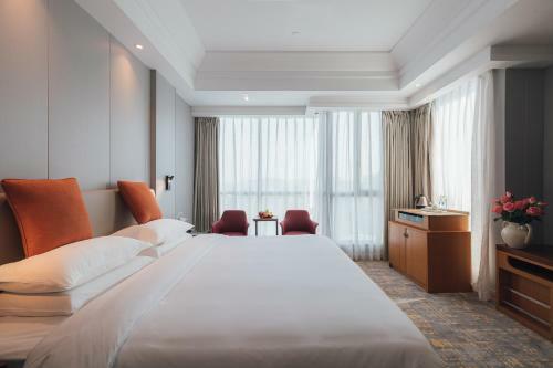 Zhenhe Hotel