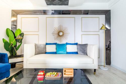 Hotel Qingdao Shinan�wusi Square�