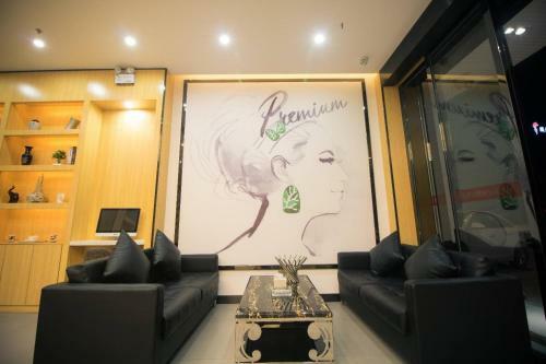 Hotel 7days Premium Yizhou Train Staiton Branch