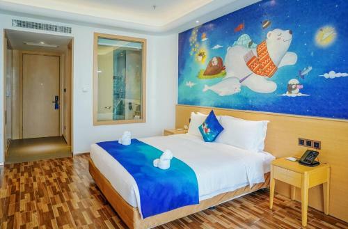 Hotel Big White Whale Ocean Exploration World