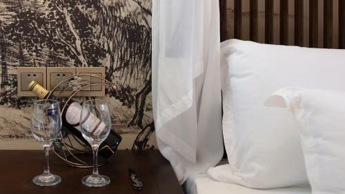 Floral Hotel Fengxue Yeguiren