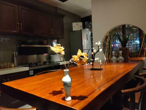 Floral Hotel Fengxue Yeguiren