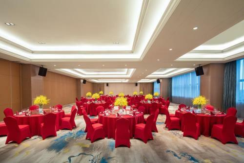 Holiday Inn Jiashan, An Ihg Hotel