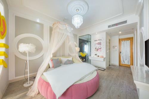 Wuzhen Shiguang Liusheng Gongyi Hotel