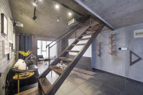 Wuzhen Shiguang Liusheng Gongyi Hotel