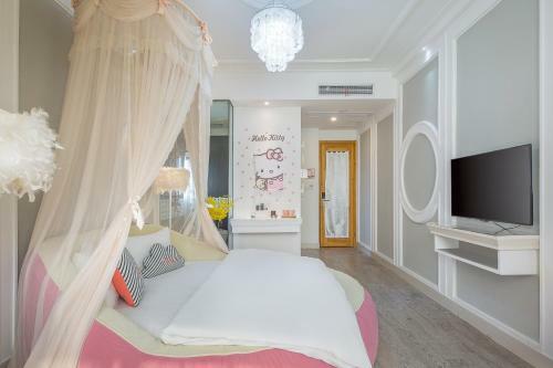Wuzhen Shiguang Liusheng Gongyi Hotel