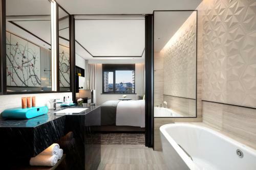 Crowne Plaza Wuzhen, An Ihg Hotel