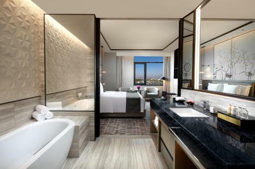 Crowne Plaza Wuzhen, An Ihg Hotel
