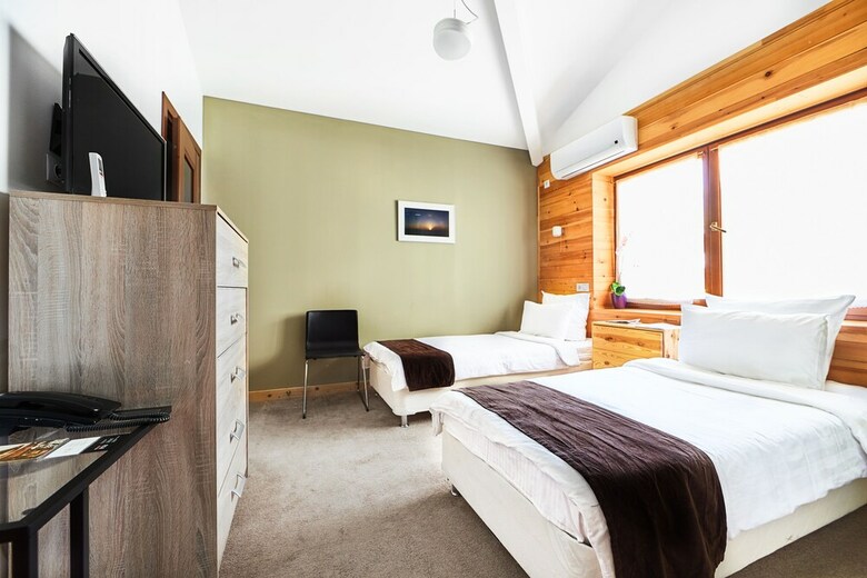 Hostal Park Chalet Residence