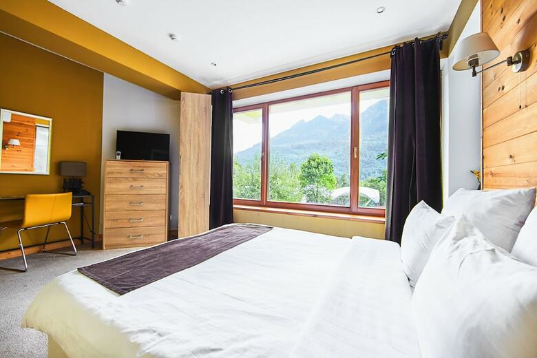 Hostal Park Chalet Residence