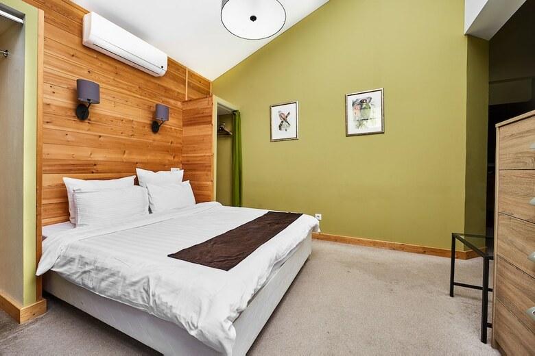 Hostal Park Chalet Residence