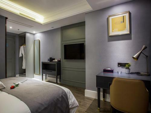 Lano Hotel Zhenjiang Baolong Square