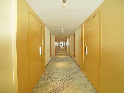 Lavande Hotel Zigong Tanmulin Lantern Park