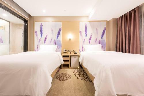 Lavande Hotel Heyuan Wanlong City
