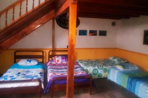 Casa Con Piscina Y 4 Cuartos