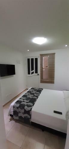 Farallones Apartahotel - Betania