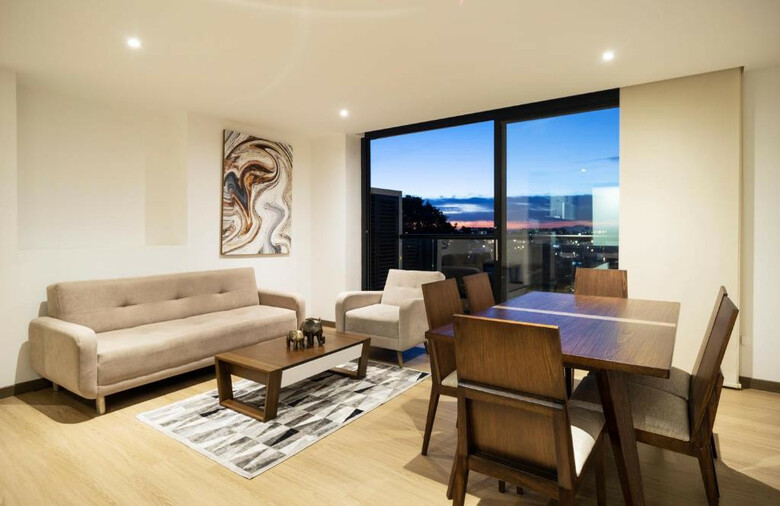 72 Hub Apartments - Pool - Gym - Sauna - Pet Friendly