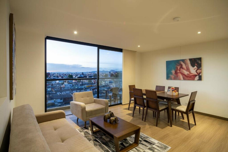 72 Hub Apartments - Pool - Gym - Sauna - Pet Friendly