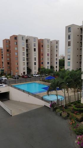Supercondo! Home Away From Home (Mi Casa Tu Casa)