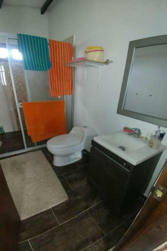 Apartamento Finca de 4 Cuartos Y Piscina
