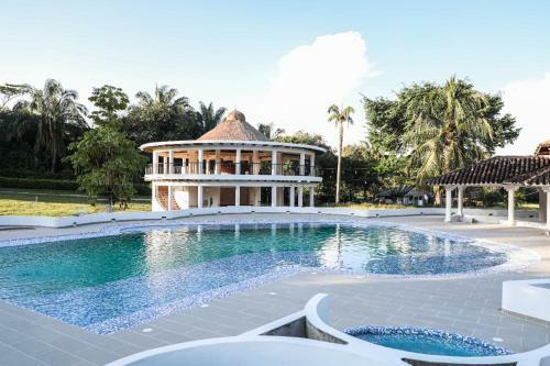 Hacienda Hotel Igu�