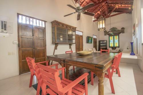 9 Bedroom Apartment With Jacuzzi In Old City