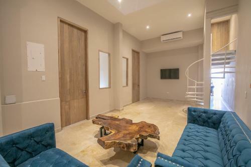 9 Bedroom Apartment With Jacuzzi In Old City