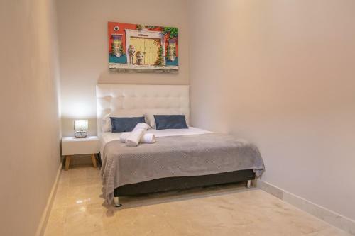 9 Bedroom Apartment With Jacuzzi In Old City