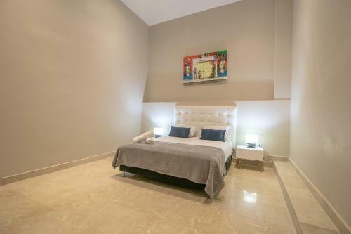 9 Bedroom Apartment With Jacuzzi In Old City