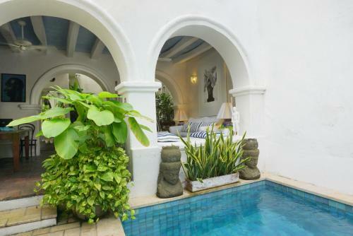 Charming 4br House W/pool In Downtown Near Beaches & Churches