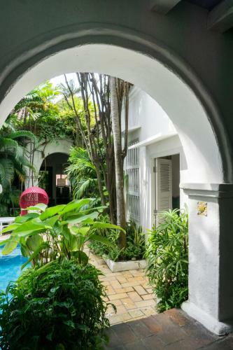 Charming 4br House W/pool In Downtown Near Beaches & Churches