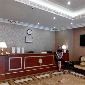 Hotel Avshar Club