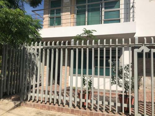Aparta Estudio La Isla