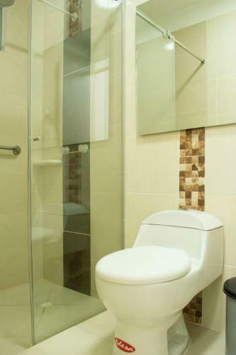 Comfortable Bedroom Apartment With Balcony And Pools