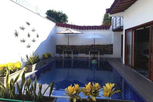 Cuarto Con Ba�o Privado Y Piscina