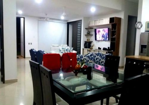 Casa Con Piscina Privada En Lagos Del Pe�on