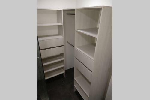 En El Poblado, Espectacular Apartamento Entero Nuevo