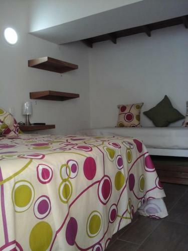 Hostal West House Rooms