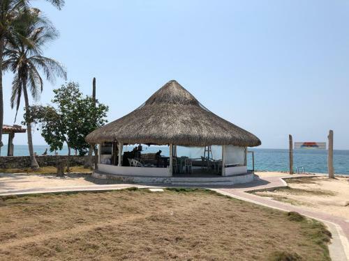 Hotel Sunsets Del Rosario