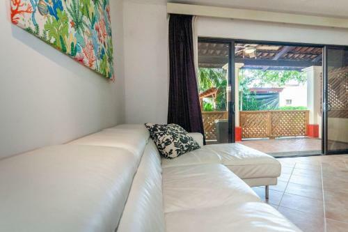 Apartamento Colorful Classy Modern Split Level Unit Near Beach In Coco With Pool